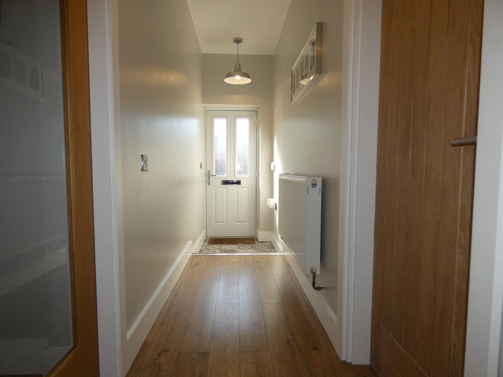 Entrance Hallway- click for photo gallery